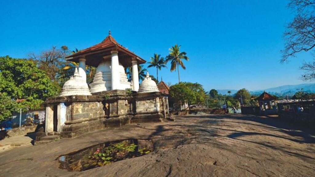 Gadaladeniya Vihara